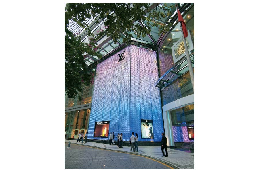 RIZZOLI Louis Vuitton: A Passion for Creation: New Art, Fashion RIZZOLI Louis Vuitton: A Passion for Creation: New Art, Fashion