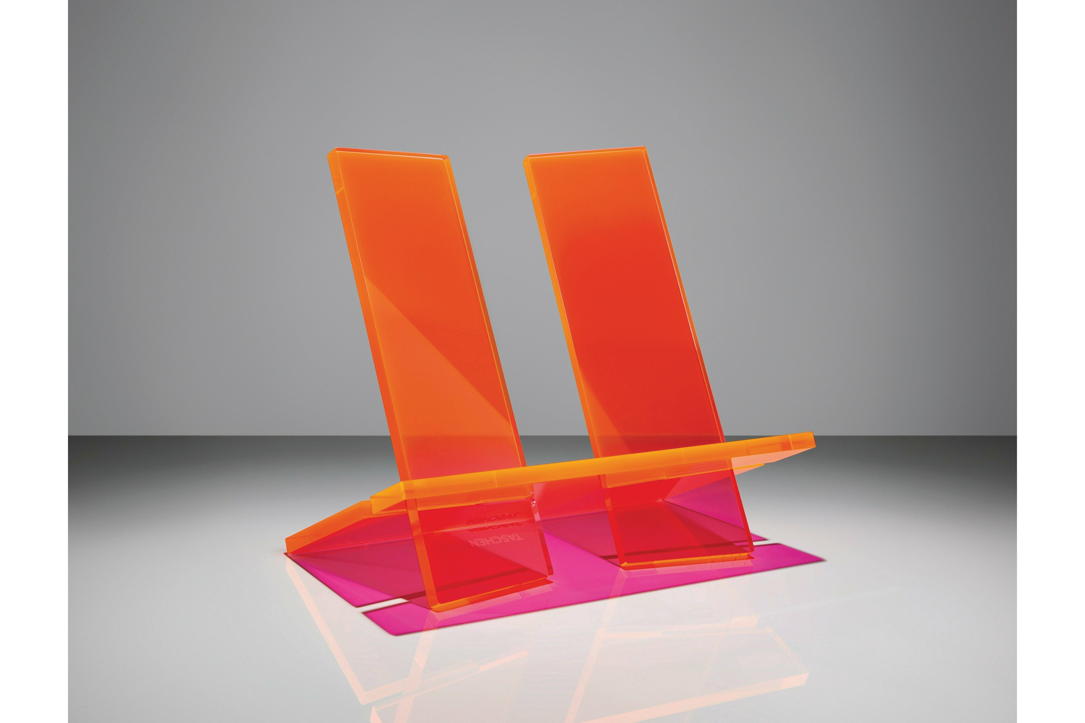 TASCHEN Bookstand - Radiant Pink – Wynn at Home
