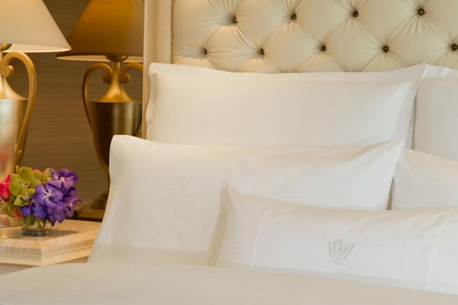 Wynn las vegas pillows top